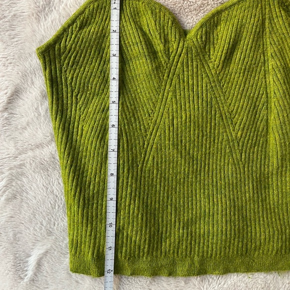 2/$20 ✨NWOT Wild Fable Knit Sweater Tank Top Cami Green Apple Size M 🍏 - Picture 5 of 8